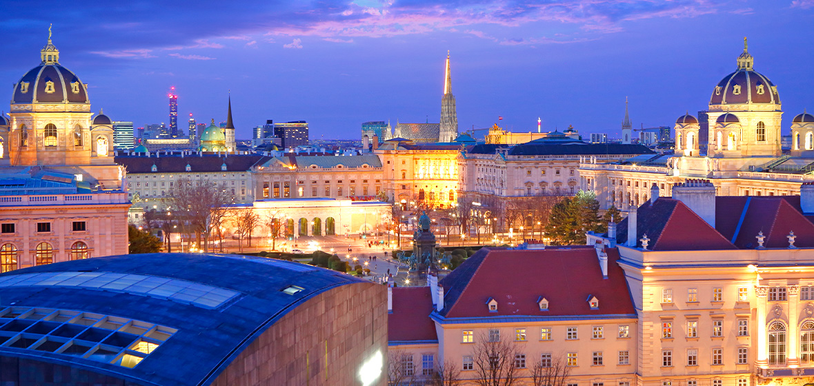 photo of Vienna at night